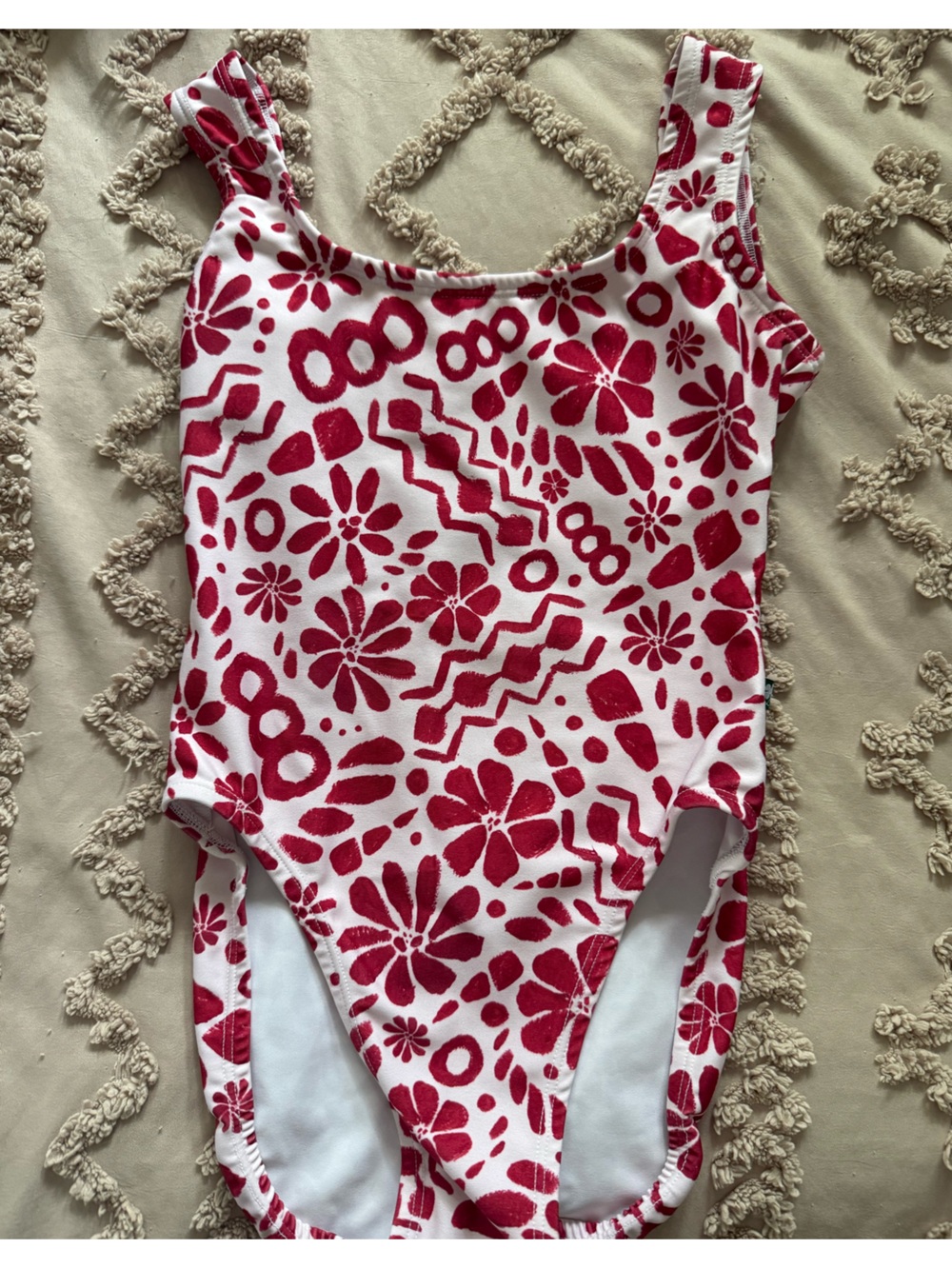 Luckyleo White base with a red folk-floral/geometric print XS